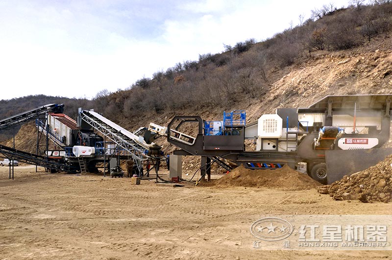 时产350吨移动碎石机械设备生产现场